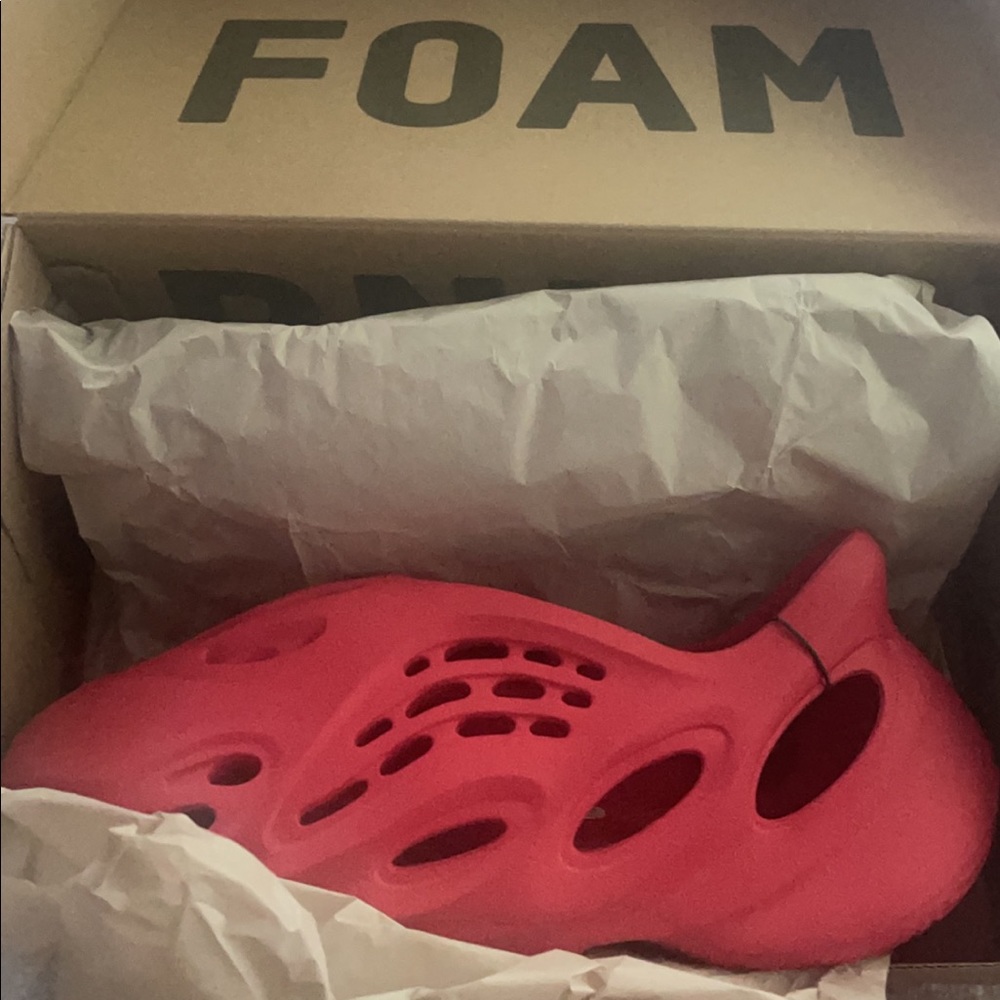 Yeezy foam runners size 8